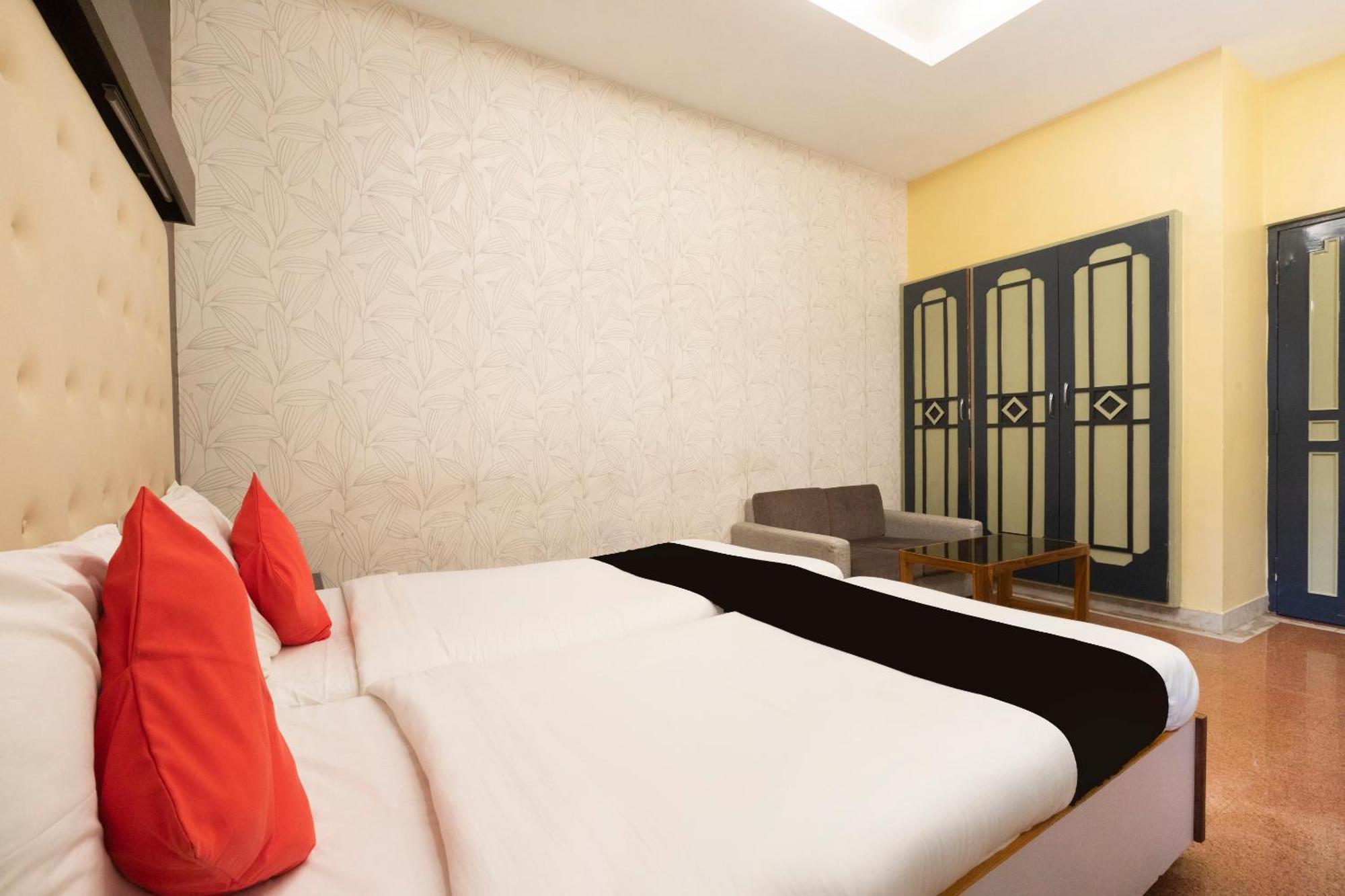 Collection O Santhome Residency Near Marina Beach Chennai Luaran gambar
